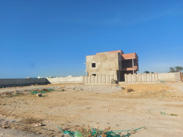 Vente 1 terrain 300 m² face accès plage Nabeul Tunisie