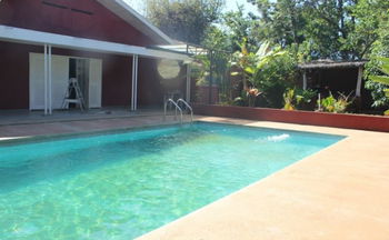 AMBATOBE GRANDE VILLA BASSE T5 JARDIN ARBORé PISCINE 3 MINUTES PIEDS LYCEE FRANCAIS