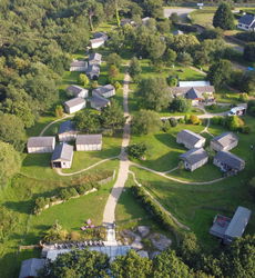 Petit Village de gîtes d'une vingtaine de chalets familiale et calme