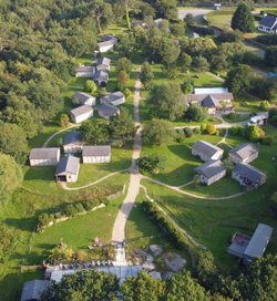 Petit Village de gîtes d'une vingtaine de chalets familiale et calme