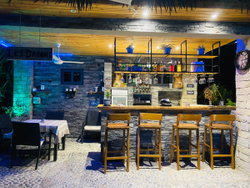 bar
