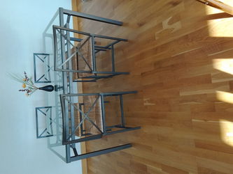 Table et chaises - Table basse identique