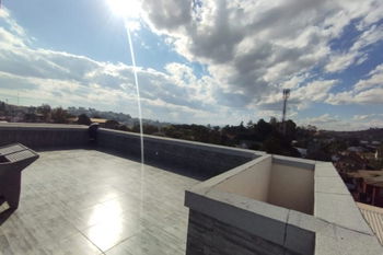 AMBATOBE appartS/DUPLEX T4 T6 VIDES OU MEUBLES dans RESIDENCE NEUVE SECURISEE ACTIVITES 4 MINUTES PIEDS LYCEE FRANCAIS