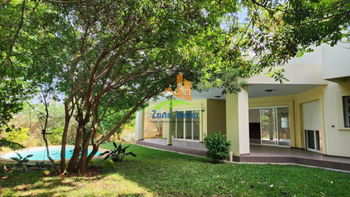 Location Belle villa étage F5 piscine proche LFT Ambatobe Madagascar