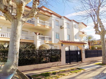 entrada de la residencia