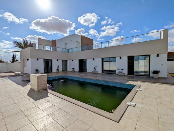 Vente Villa TAVIRA F4 piscine lumineuse d'architecte Djerba Tunisie