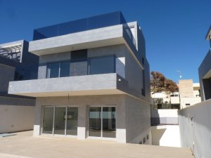 599000€Torre Horadada villa neuve 158 m2 5 ch 3sdb pisc privée 350 m pla