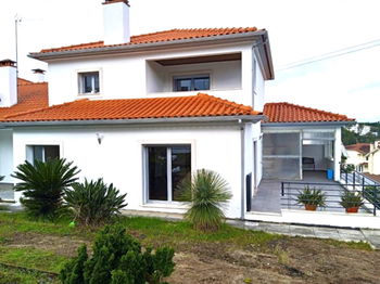 3 chambres +1 Maison avec garage, piscine et jardin - Leiria