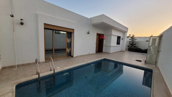 location annuelle piscine privÉe À djerba rÉf Tunisie