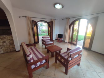 Location Villa 03 chambres meublée piscine AMBOLOFOTY TULEAR MADAGASCAR