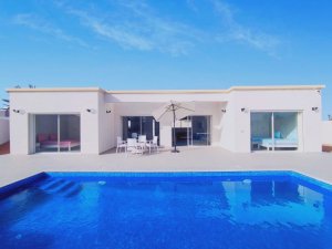 Vente Villa moderne lumineuse piscine 1 terrain Djerba Tunisie