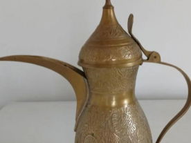 Annonce Ancienne cafetière Dallah antique moyen orient Turc laiton Bourseul