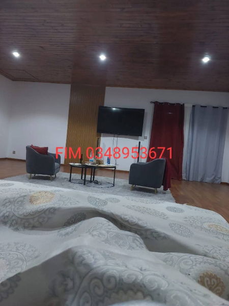 VILLAS/espace avec 2 piscines T6 à AMBATOMIRAHAVAVY