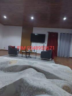 VILLAS/espace avec 2 piscines T6 à AMBATOMIRAHAVAVY