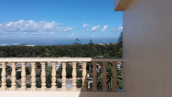 Vente Villa ensoleillée vue mer piscine jardin Casablanca Maroc