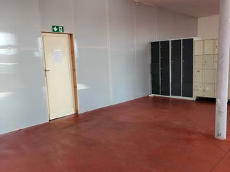 Location local 100m2 pour bureaux ou atelier d&#039;artiste Bruxelles Belgique