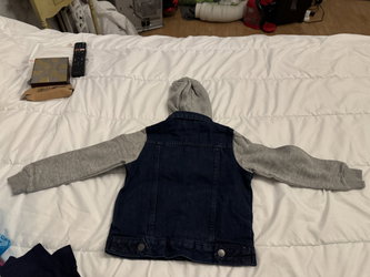 Dos veste en jean bleu et grise taille 3 ans