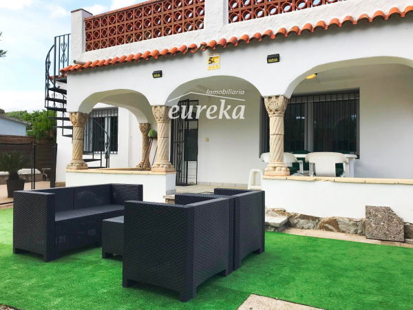 Maison spacieuse avec piscine à vendre à Mas Boscà Roses