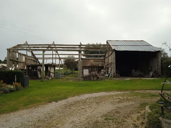 Annonce bois charpente Saint-Pol-de-Léon Finistère