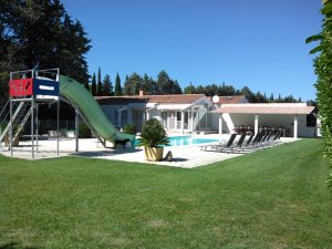 Annonce location belle villa 14 personnes piscine toboggan aquatique 3000 m&amp;sup2 campagne Meynes