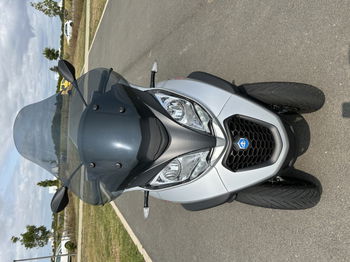 Annonce Piaggio mp3 400 hpe sport Rochelle Charente Maritime