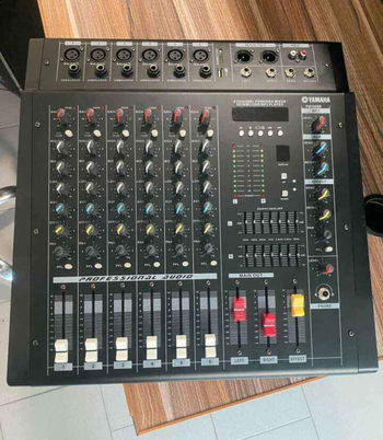 TABLES MIXAGE MARQUE YAMAHA PUISSANTE Dakar Sénégal