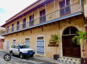 Façade