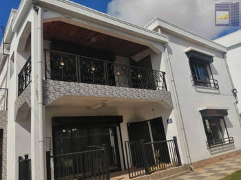 Vente CHIC VILLA F4 BY PASS Antananarivo Madagascar