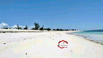 Vente BEAU TERRAIN MER 1 SABLE BLANCHE PROPRE Toliara Madagascar