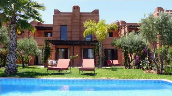 Location sublime villa meublé beaux jardins Marrakech Maroc