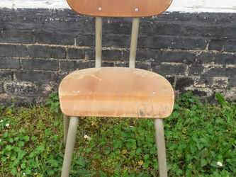 Chaise d&#039;écolier vintage Renaix Belgique