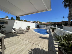 terrasse et piscine