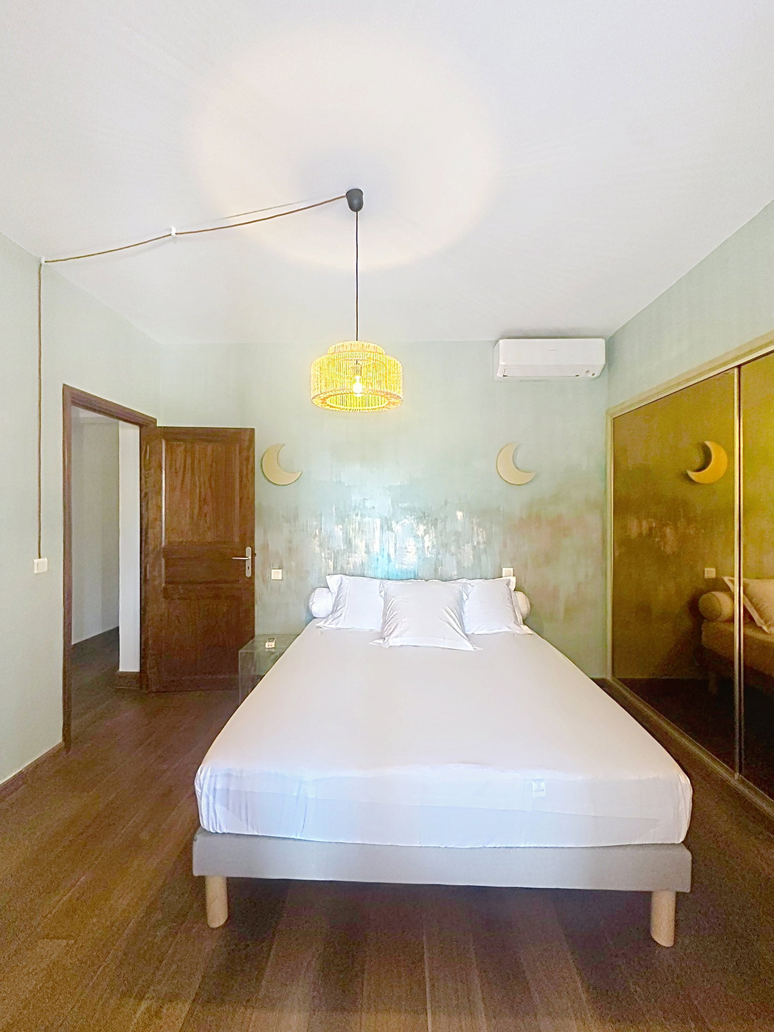 Chambre avec salle d'eau attenante