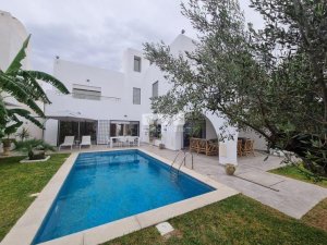 Location moderne villa meubles pas loin mer Nabeul Tunisie