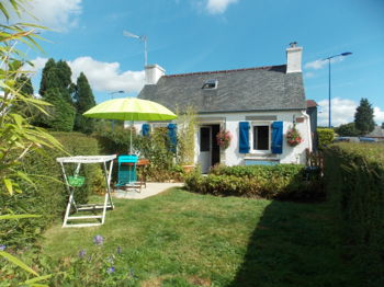 Location gite 2 personnes Monts d&#039;Arrée jardinet clos Scrignac Finistère