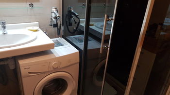 Salle d'eau - lave linge.