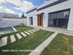 villa S+3 avec piscine proche de la polyclinique de hammamet