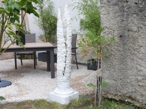 sculpture statue colonne marbre blanc carrare Lausanne Suisse