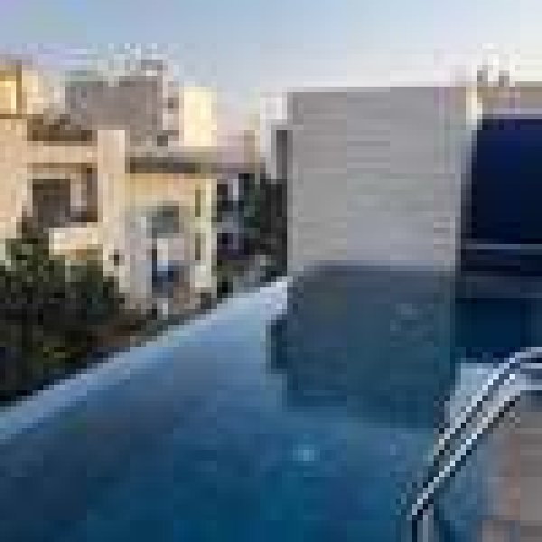 Location Villa moderne piscine suspendue aux Mamelles Dakar Sénégal