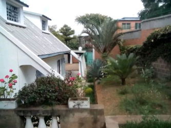 Location 1 villa avec étage Ambatobe Madagascar