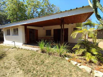 Vente OU propriété arboré maison F3 dépôt Betsinjaka,Tuléar Madagascar