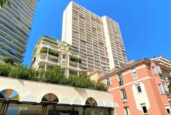 BEL APPARTEMENT CONTEMPORAIN VUE MER PROCHE DES COMMODITES ROUSSE MONACO