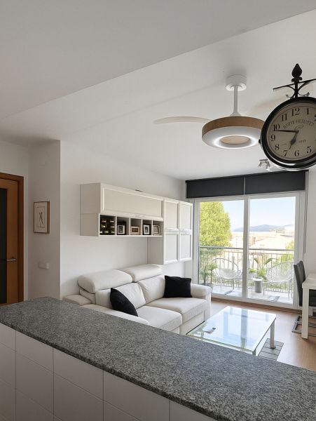 Appartement moderne avec terrasse, piscine et parking à 5 minutes de la plage