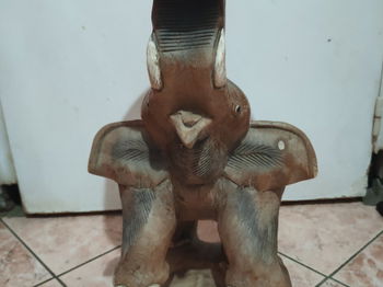 Sellette éléphant en bois