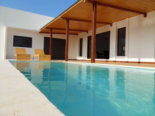 Villa moderne avec piscine