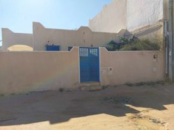 Location 1 maison 2 chambres non meublée proche centre midoun Djerba