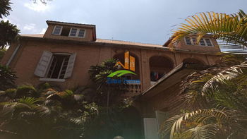 Location Maison étage idéale pour hôtel Ambohijatovo Madagascar