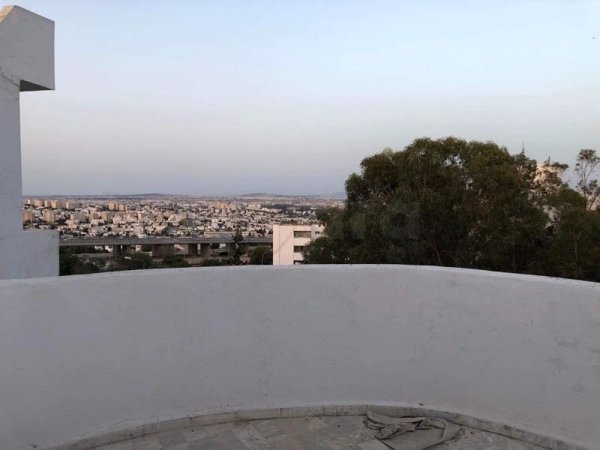 Location 1 etage villa pour usage bureau Tunis Tunisie