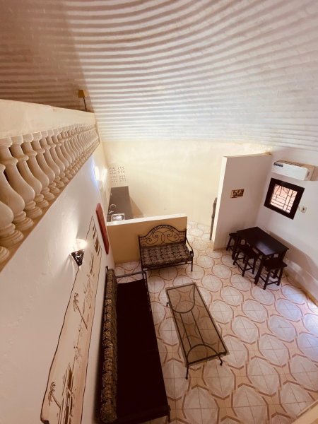 Vue sur le séjour salon et cuisine de la mezzanine