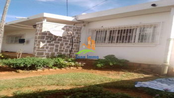 Location Villa basse F4 596m² terrain BDR Ivandry Madagascar